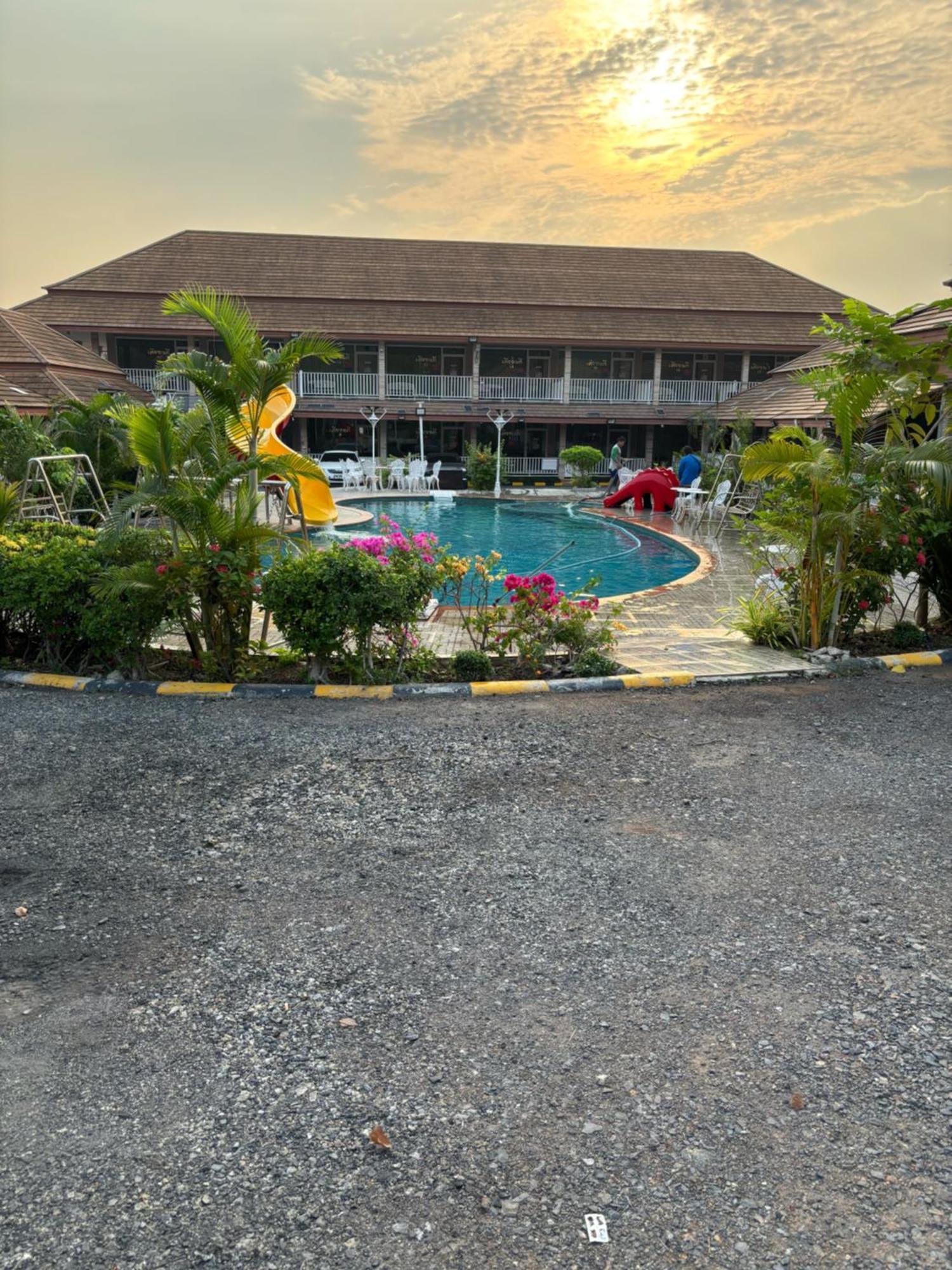 Baan Dara Resort Sara Buri Zewnętrze zdjęcie